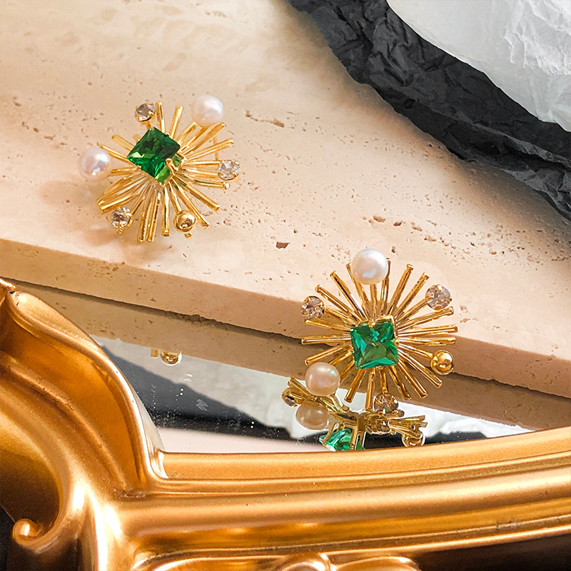 Sunflower Crystal Stud Earring - Women Fashion Nz 评论和价格